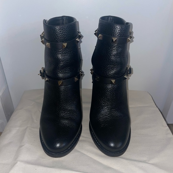 Black Studded Valentino Boots, in size 37 - Picture 2 of 6
